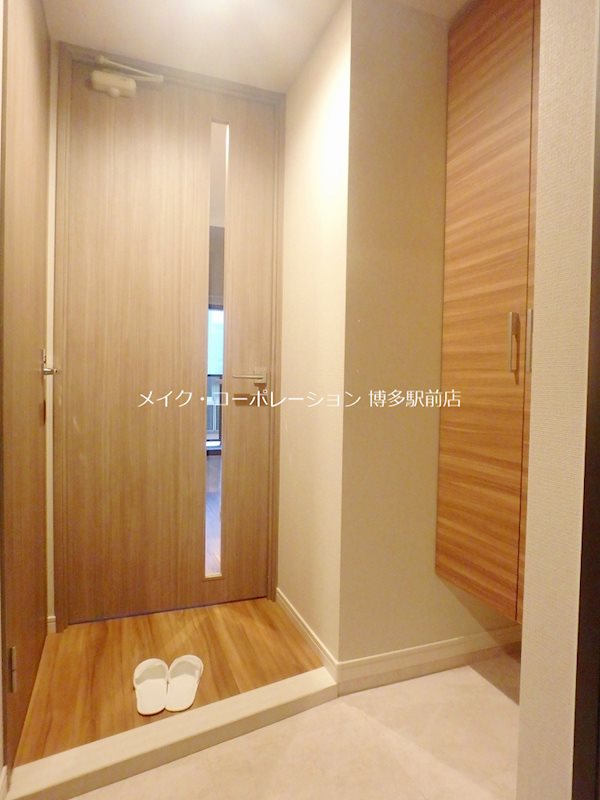 玄関 ドゥーエ赤坂 玄関