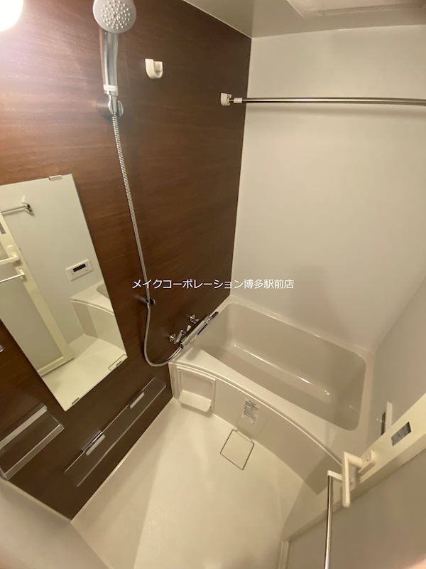 ※階数・号室により配色が異なります グランフォーレ博多マークプレイス 風呂画像
