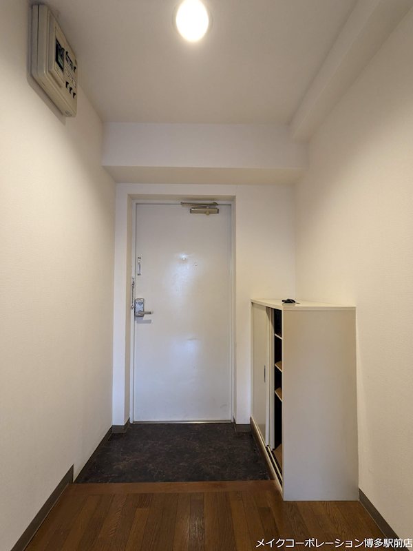 ※写真は棟内別部屋参考写真 パークコート箱崎グランデ 玄関