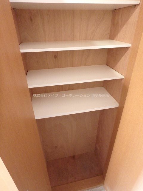 ※写真は棟内別部屋参考写真 ピュアドーム博多ルネサンス 玄関