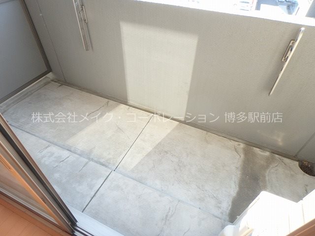※写真は棟内別部屋参考写真 ピュアドーム博多ルネサンス ベランダ