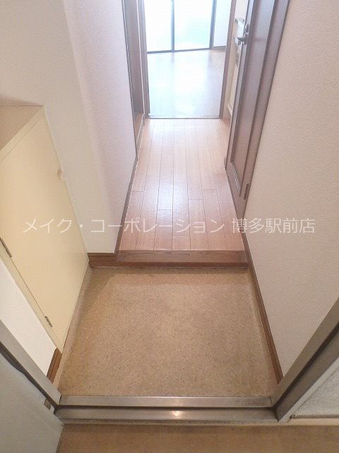 玄関 ノアーズアーク博多北 玄関