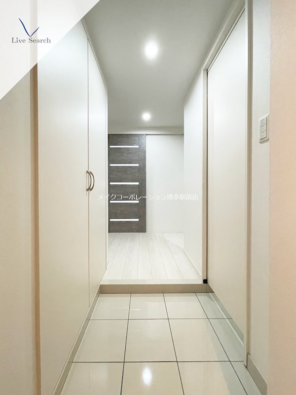 ※入居中の為別部屋写真使用現状優先 alivio76 玄関