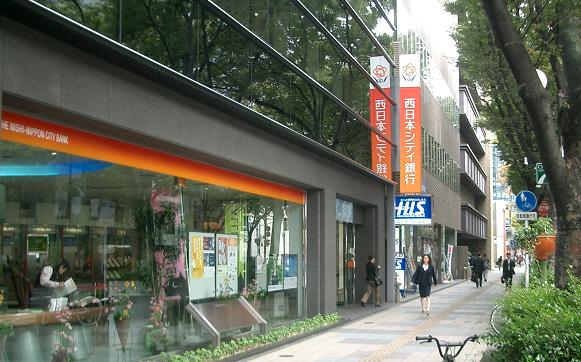 エスペランサ天神EAST 銀行