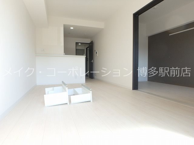 同物件、別部屋の写真です。 レトワール吉塚 リビング