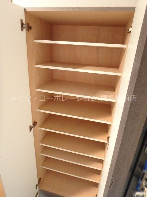 玄関 ロイヤル呉服 玄関
