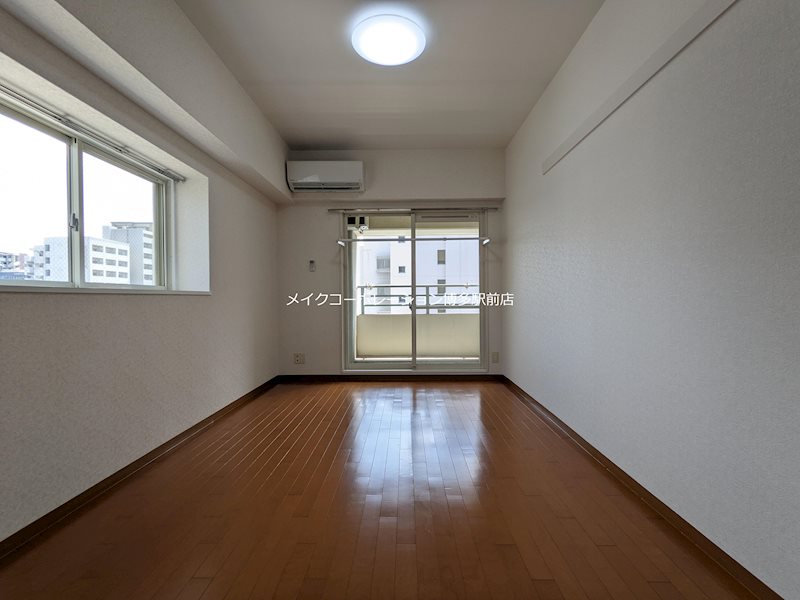 ※出窓※写真は棟内別部屋参考写真です。※出窓はありません無し リファレンスリバーサイド ベッドルーム