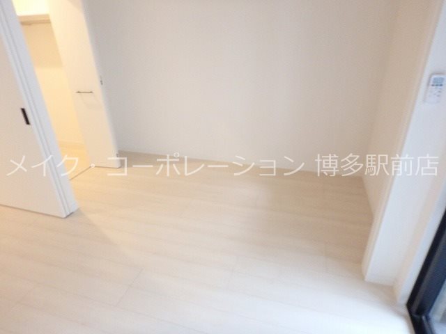※階数でキッチン・建具・扉・フローリングの色は違います グランフォーレ博多駅プレミア ベッドルーム