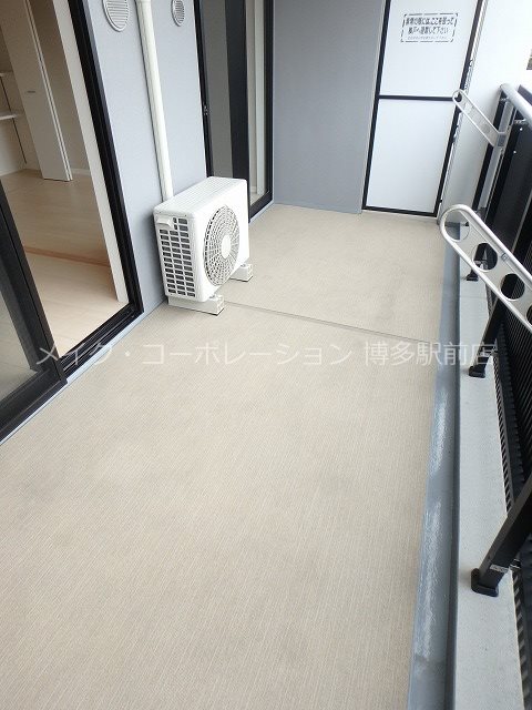 ※写真は棟内別部屋参考写真です サニークレスト東比恵 ベランダ