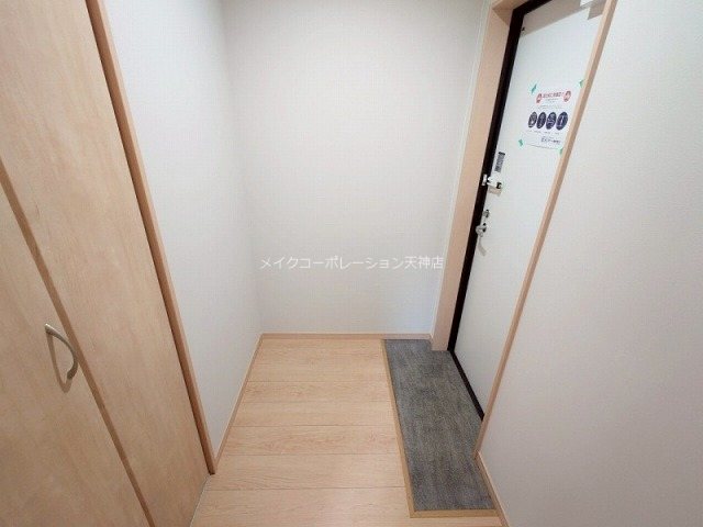 玄関 エルモス野芥 玄関
