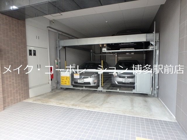 ネストピア県庁前 駐車場