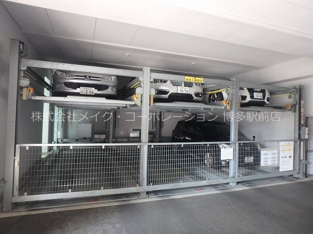 エンクレスト博多MATE 駐車場