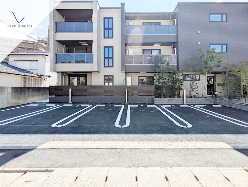 シャーメゾンマーレ竹下 駐車場