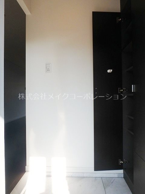 ルネッサンス21赤坂けやき通り 玄関