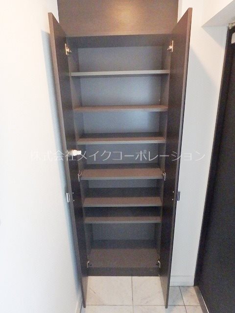 ルネッサンス21赤坂けやき通り 玄関