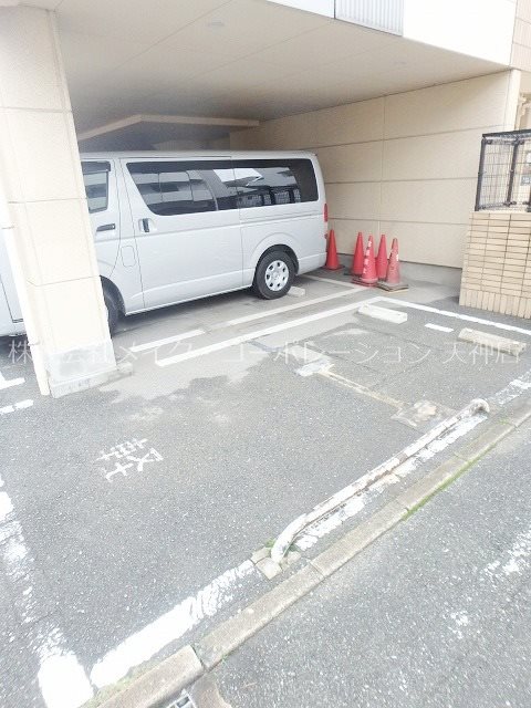 イル・グラッツィア天神南 Ⅰ 駐車場