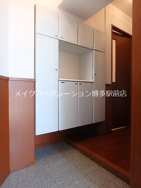ロイヤルキャニオン  玄関
