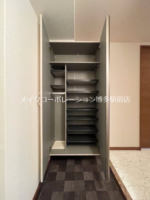 イーグル薬院参番館 玄関