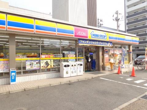 アクタス箱崎ステーションコート  コンビニ