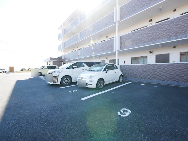 コーポあけぼの台 駐車場