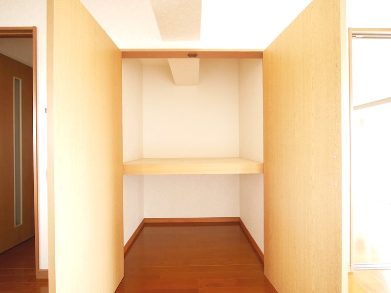 征矢マンション 収納