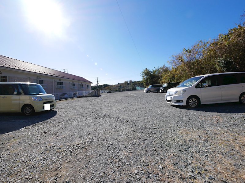 フォアサイト神峰 駐車場