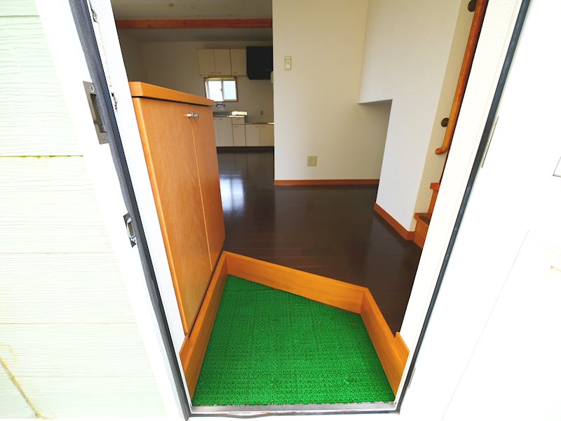 フレンズハウス鮎川 玄関