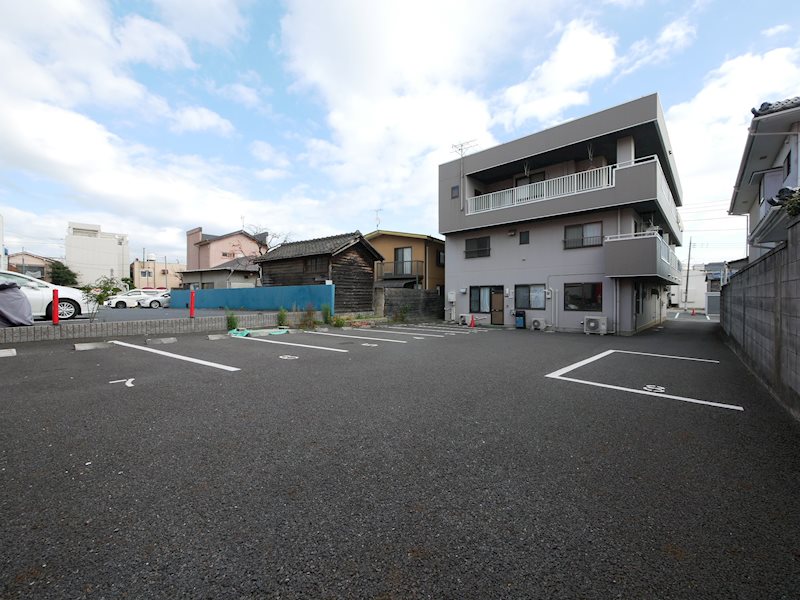 渡辺ハイツ 駐車場