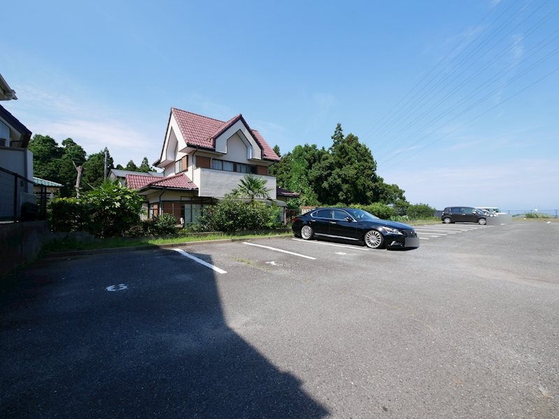 ベレガンス日立 駐車場