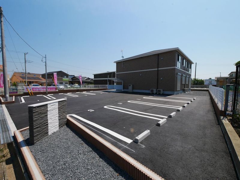 ハイツローリエ 駐車場