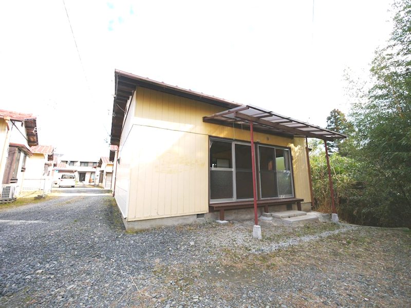 エジリ住宅　Ｊ棟 駐車場