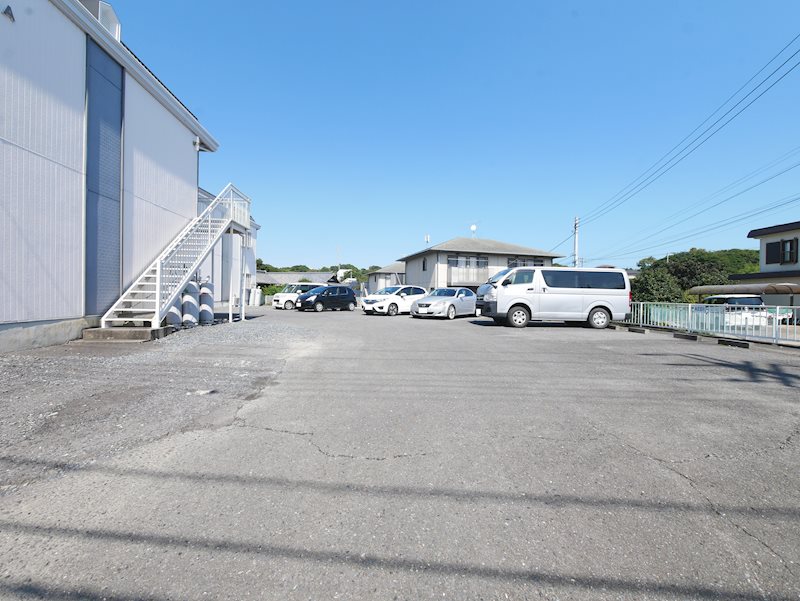 サンプラザA 駐車場