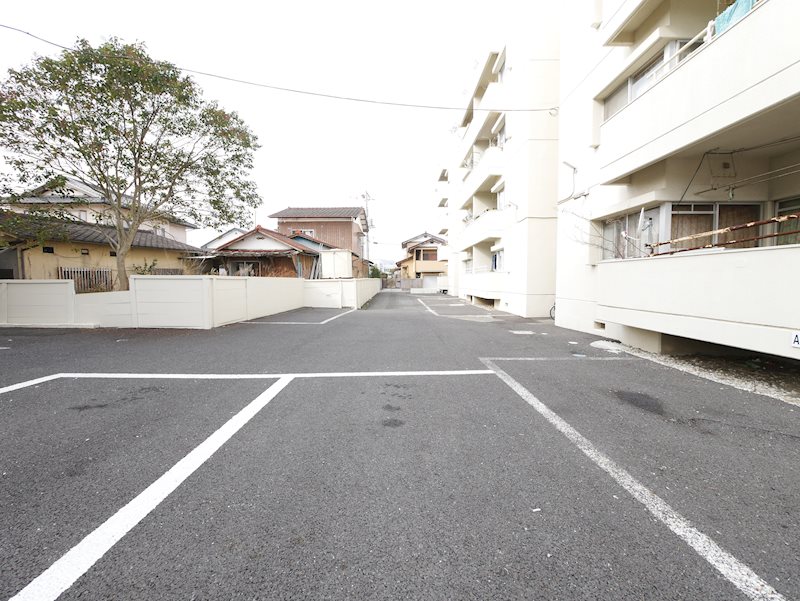 トマトハイツＢ 駐車場