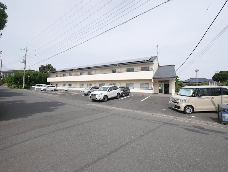 カーサヴェルサーレ 駐車場