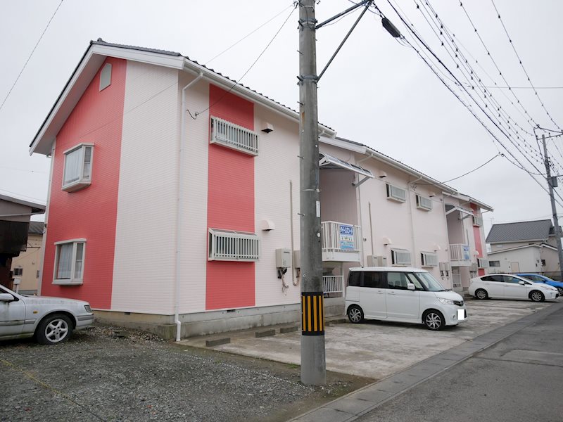 クイーンズコート 駐車場
