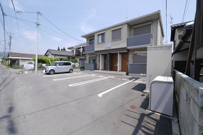 グランディール 駐車場