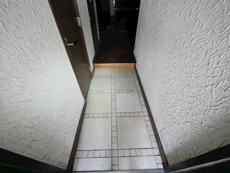 カリヨンビル 玄関