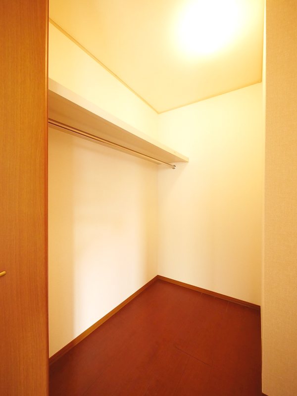 ロイヤルスクエアＣ 収納