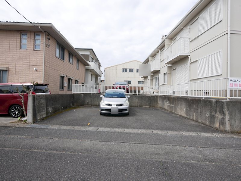 メゾンプレミール 駐車場