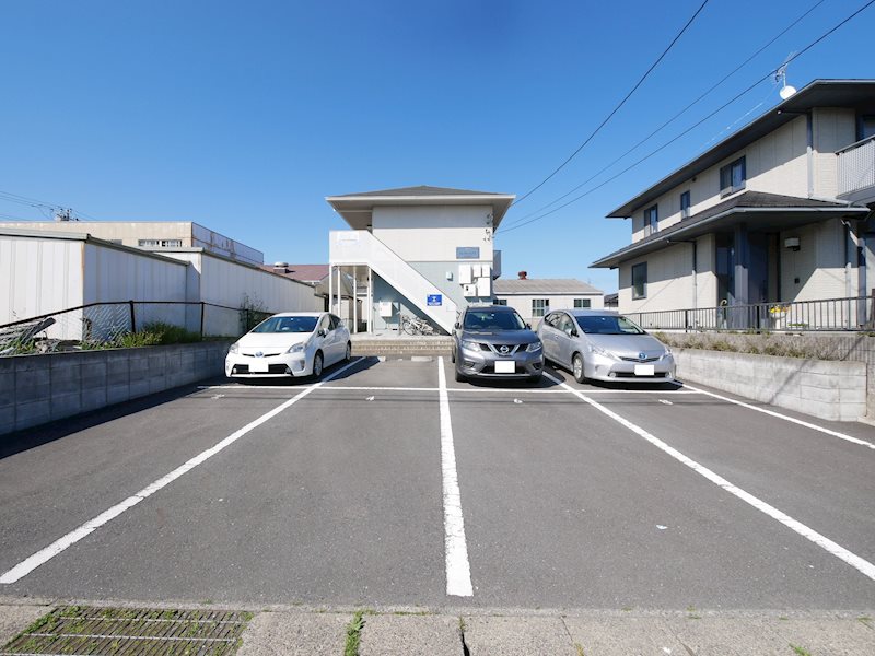 コンフォール　アイ 駐車場