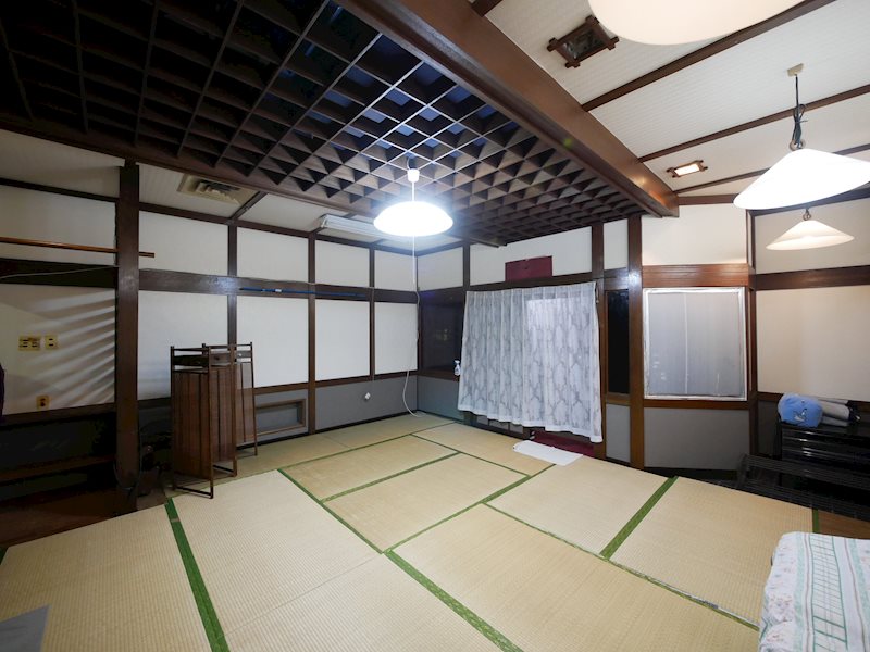 トローヌビル その他