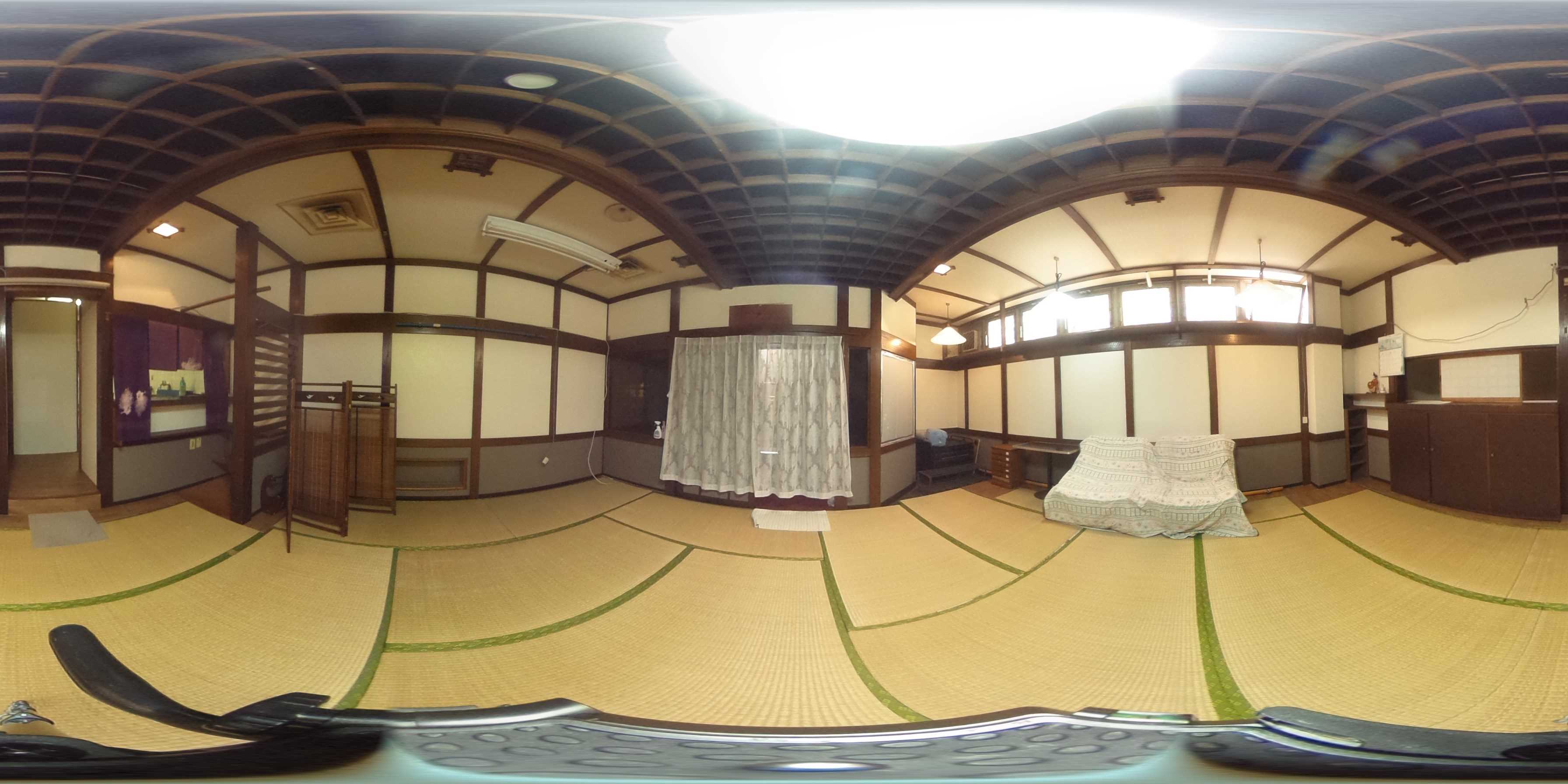トローヌビル その他