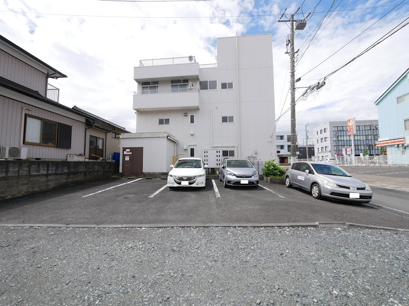 飯嶋ビル 駐車場