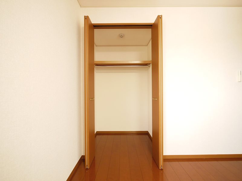 ロイヤルスクエアＡ  収納