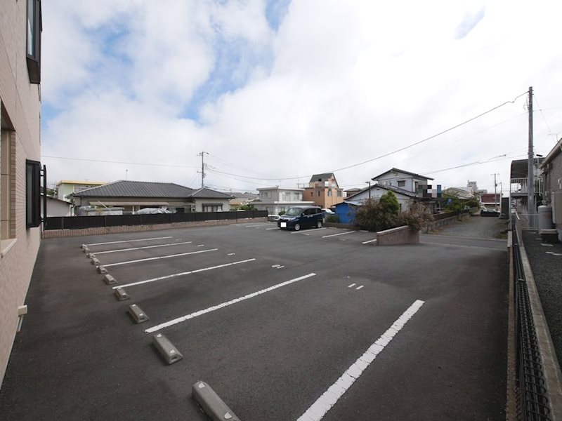 クレアトゥールＢ  駐車場