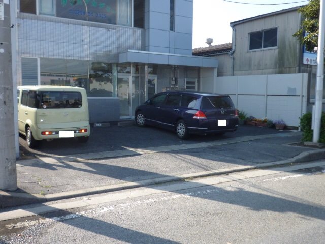 小松ビル 駐車場