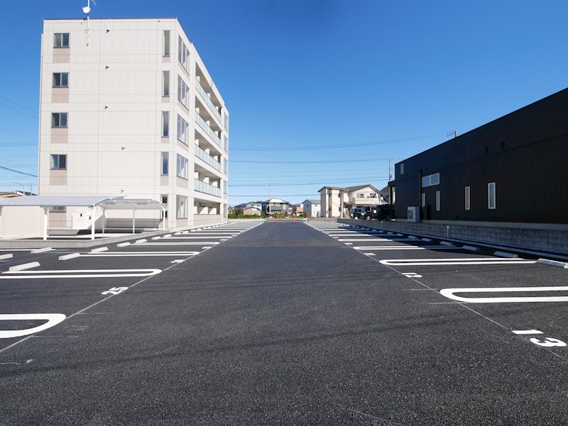 コンフォール二軒茶屋 駐車場