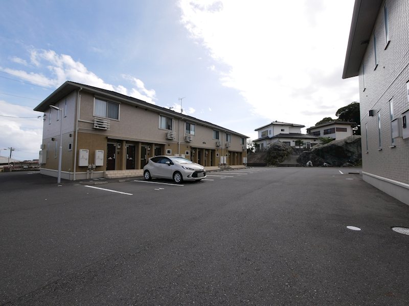 プリムールＢ 駐車場