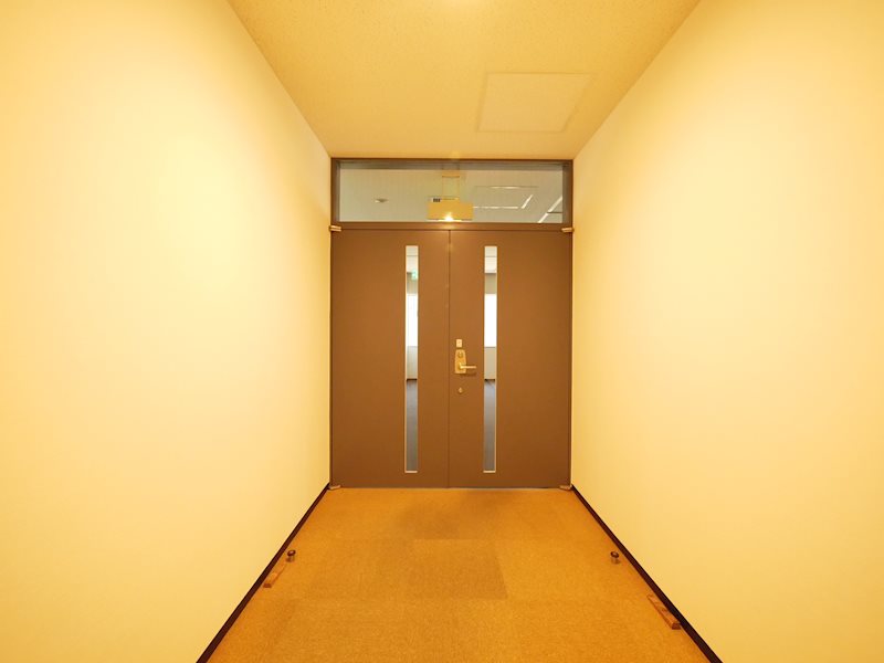 日立ライフビル 玄関