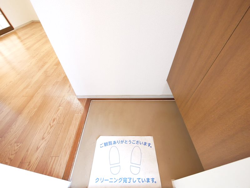 メゾン平成 玄関